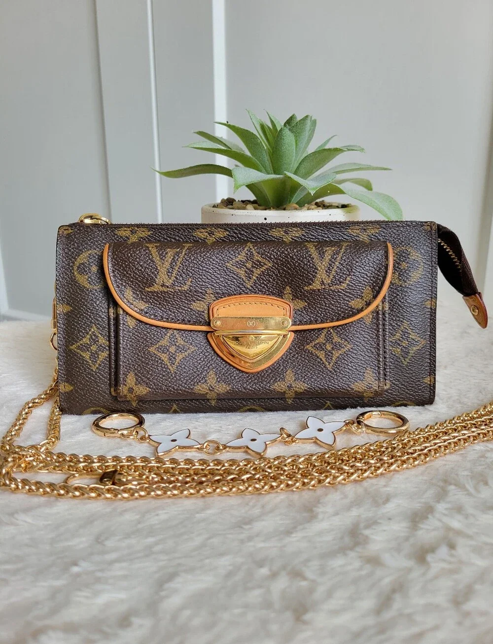 Louis Vuitton Wallet Monogram - Shoulder Crossbody Bag